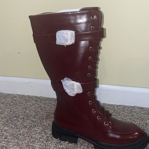 Womens New Shoedazzle Gabrela Lace-Up Flat Boot Color: Oxblood - Picture 6 of 14